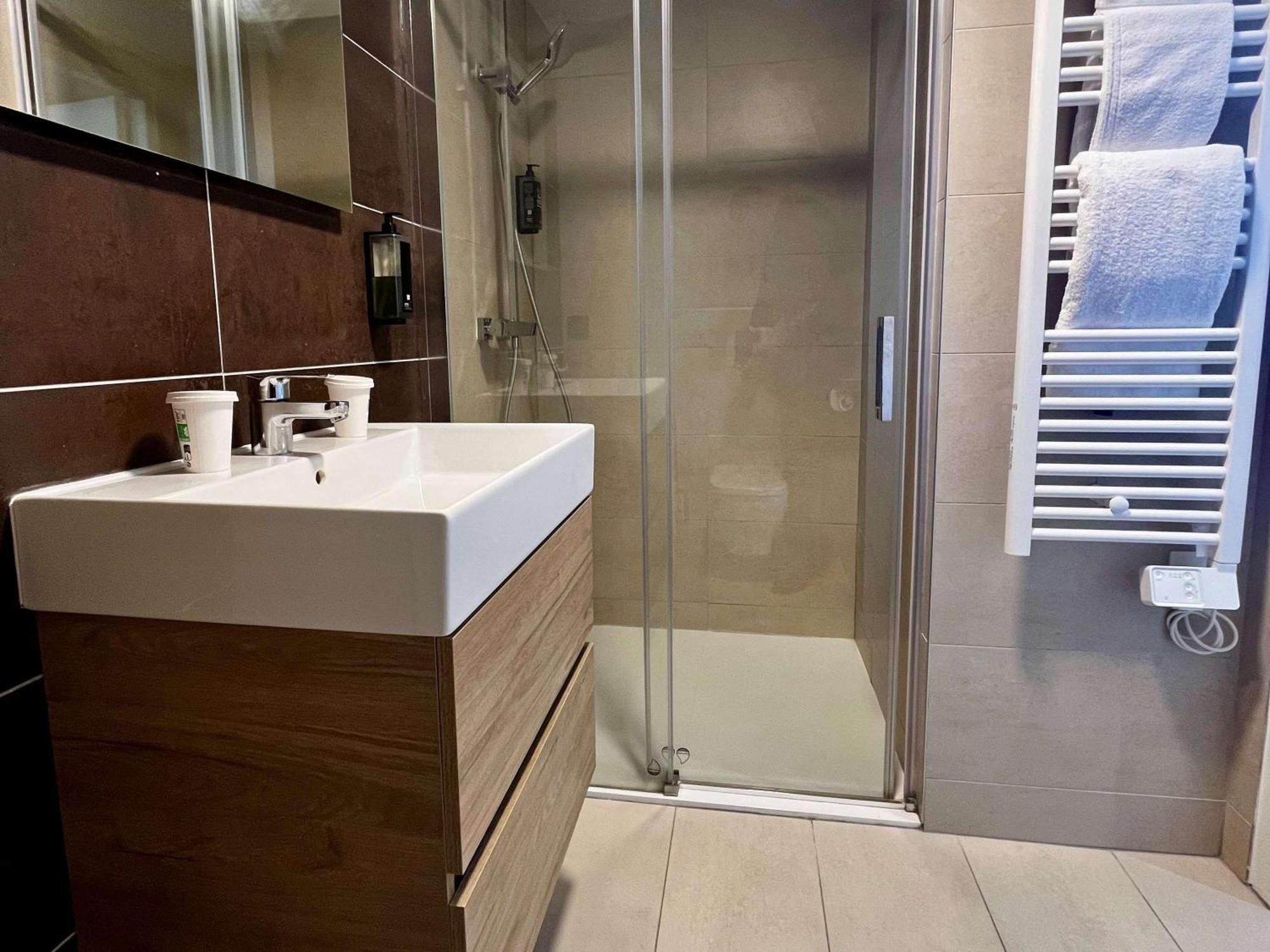 Ibis Styles Cabries Aix-En-Provence Tgv Hotel Ngoại thất bức ảnh