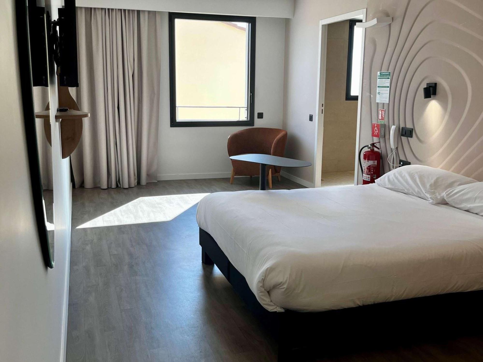 Ibis Styles Cabries Aix-En-Provence Tgv Hotel Ngoại thất bức ảnh