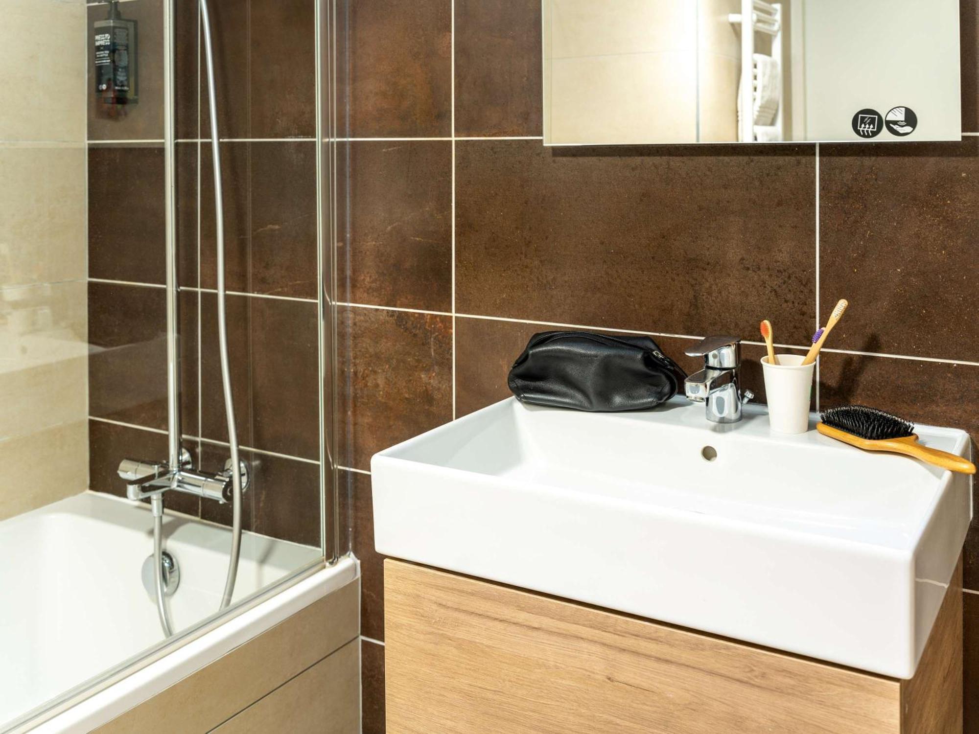 Ibis Styles Cabries Aix-En-Provence Tgv Hotel Ngoại thất bức ảnh
